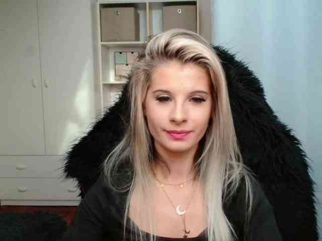 KristineNatural webcam