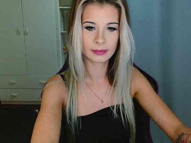 KristineNatural webcam