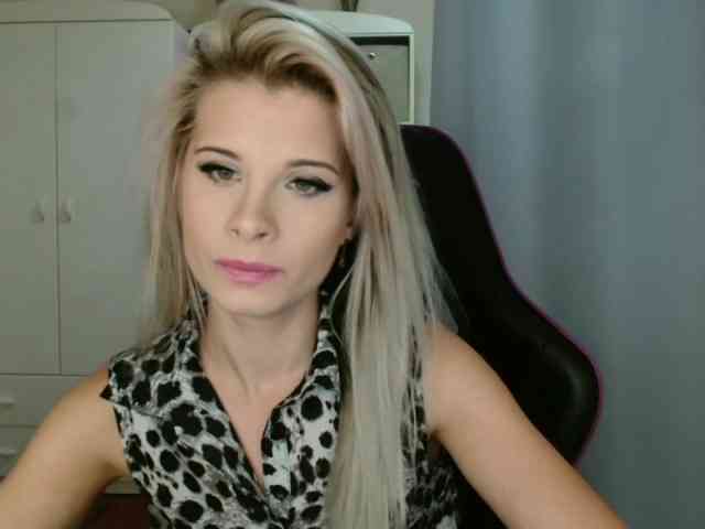 KristineNatural webcam