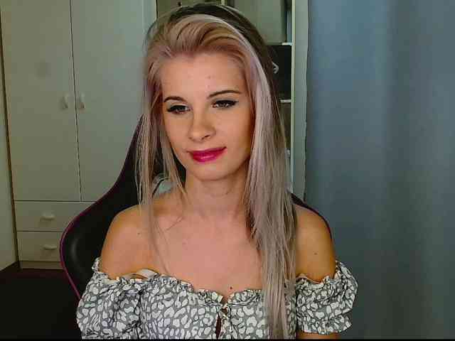 KristineNatural webcam