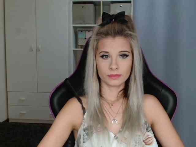 KristineNatural webcam