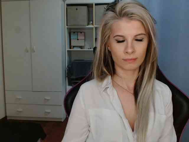 KristineNatural webcam