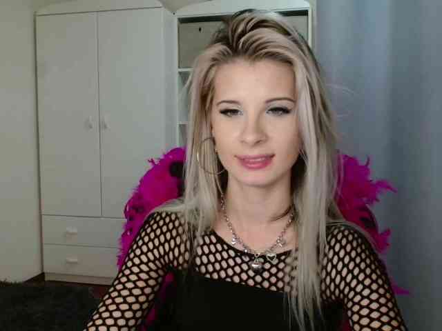 KristineNatural webcam