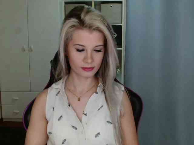 KristineNatural webcam