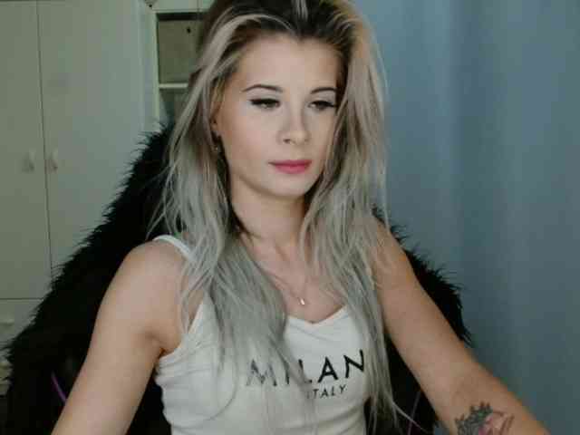 KristineNatural webcam