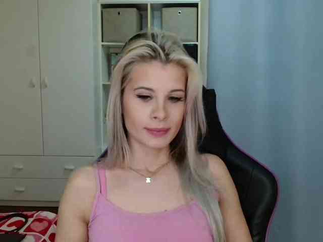 KristineNatural webcam