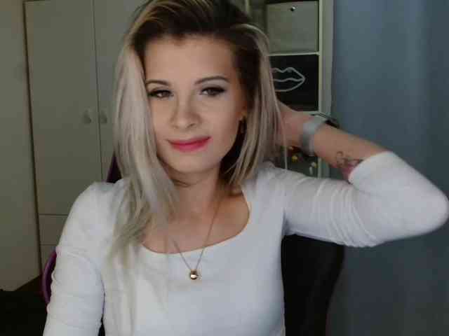 KristineNatural webcam