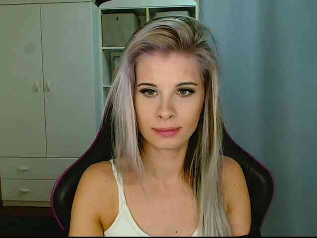 KristineNatural webcam