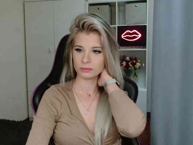 KristineNatural webcam