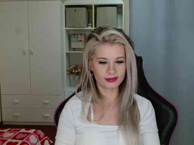 KristineNatural webcam