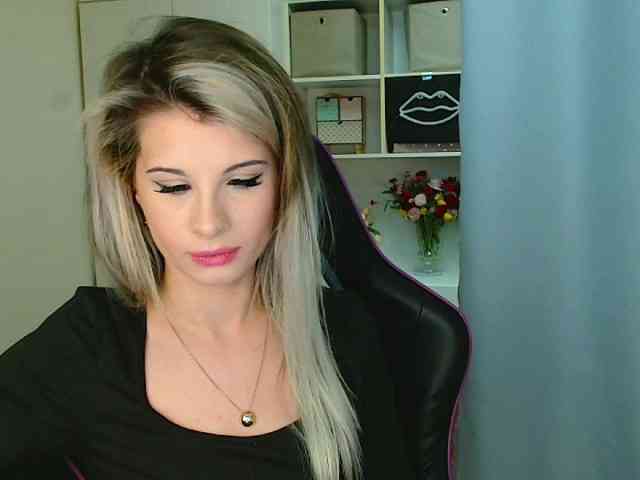 KristineNatural webcam