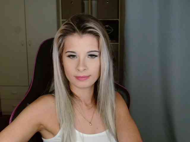 KristineNatural webcam