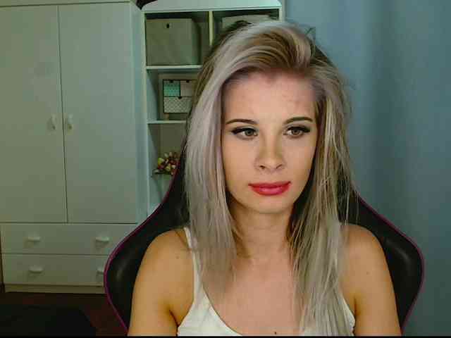 KristineNatural webcam