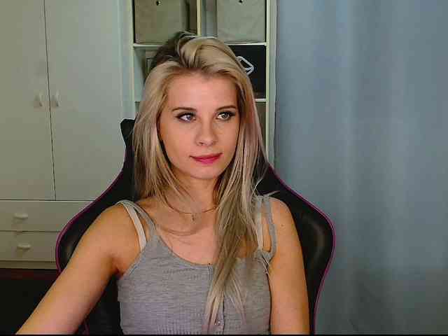 KristineNatural webcam