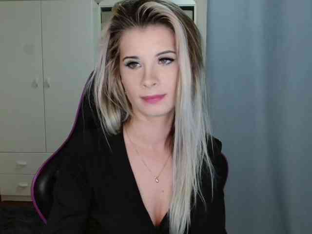 KristineNatural webcam