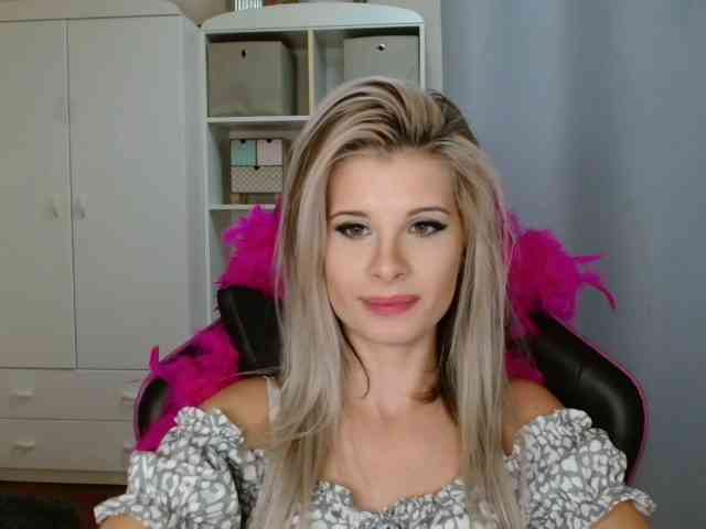 KristineNatural webcam