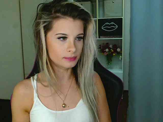 KristineNatural webcam