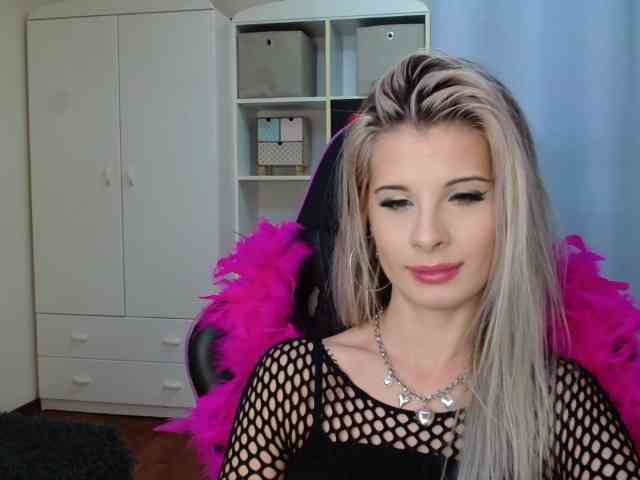 KristineNatural webcam