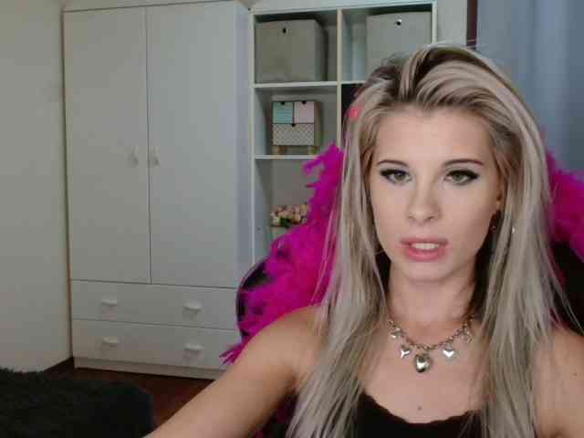 KristineNatural webcam