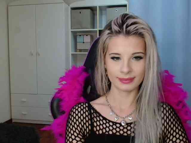 KristineNatural webcam