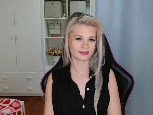 KristineNatural webcam