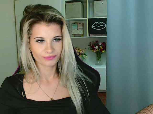 KristineNatural webcam