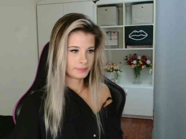 KristineNatural webcam