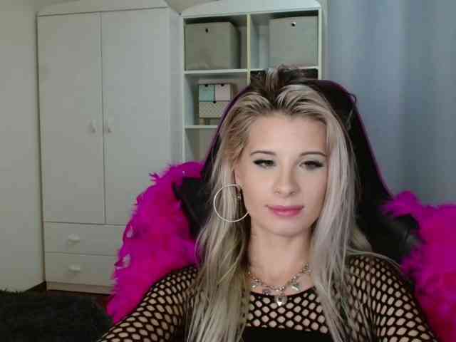 KristineNatural webcam