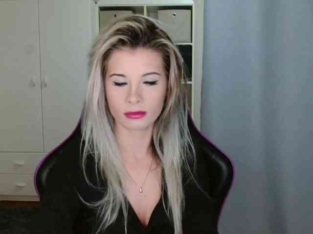 KristineNatural webcam