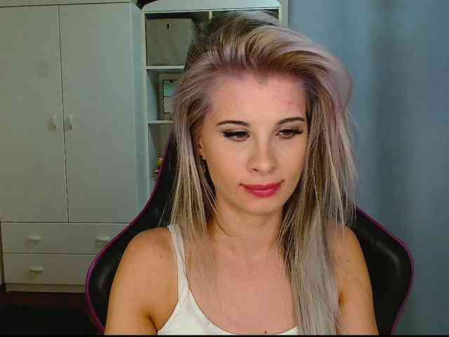 KristineNatural webcam