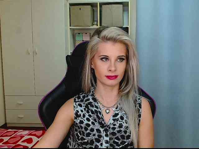 KristineNatural webcam