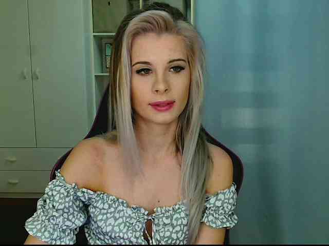 KristineNatural webcam