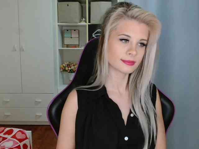 KristineNatural webcam