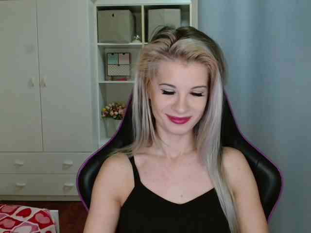 KristineNatural webcam