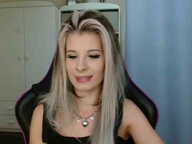KristineNatural webcam