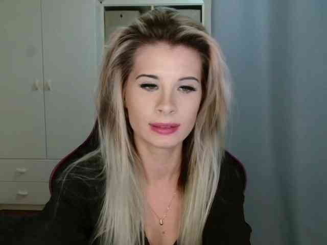 KristineNatural webcam