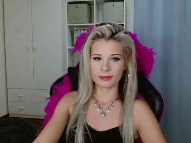 KristineNatural webcam