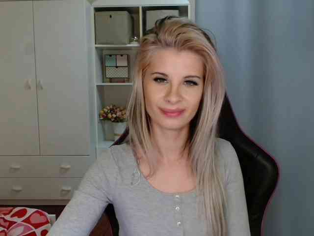 KristineNatural webcam