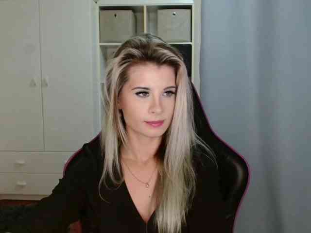 KristineNatural webcam