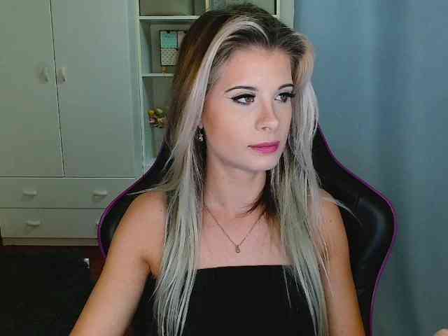 KristineNatural webcam