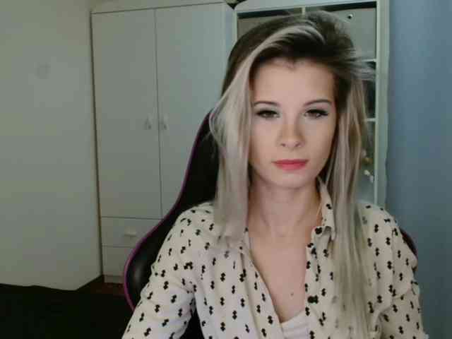 KristineNatural webcam