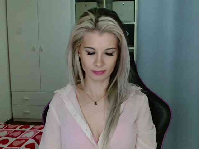 KristineNatural webcam