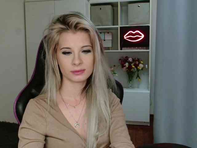 KristineNatural webcam