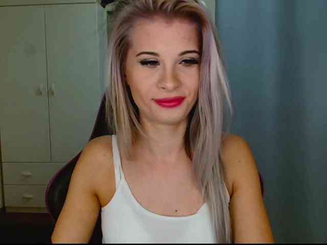 KristineNatural webcam