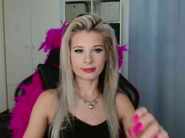 KristineNatural webcam