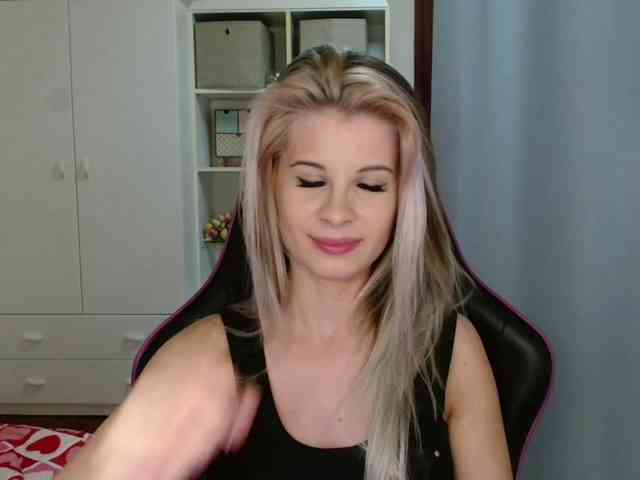 KristineNatural webcam