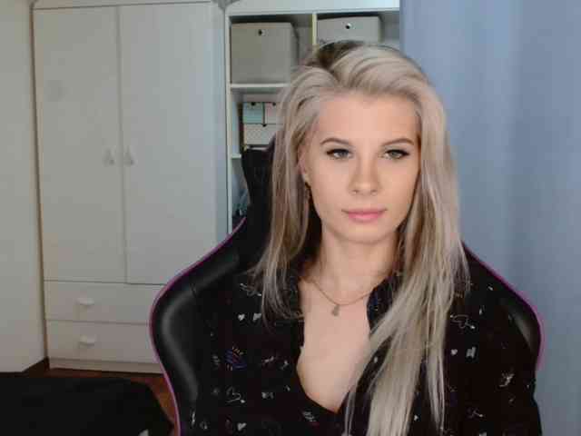 KristineNatural webcam