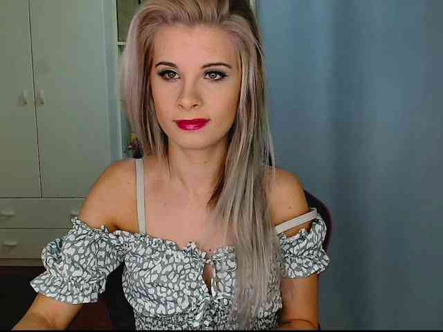 KristineNatural webcam