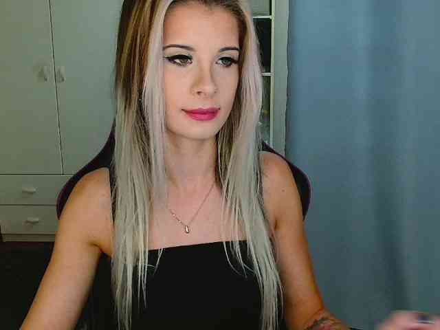 KristineNatural webcam
