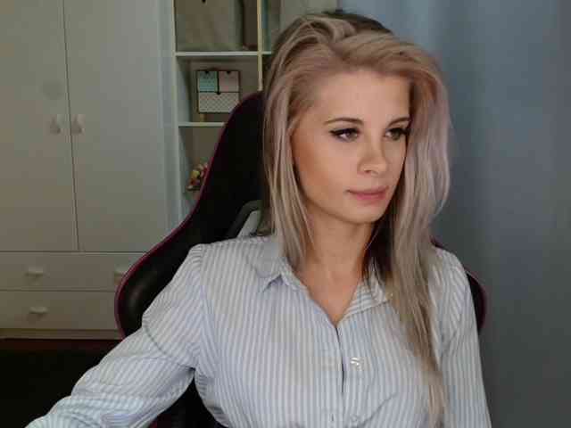 KristineNatural webcam